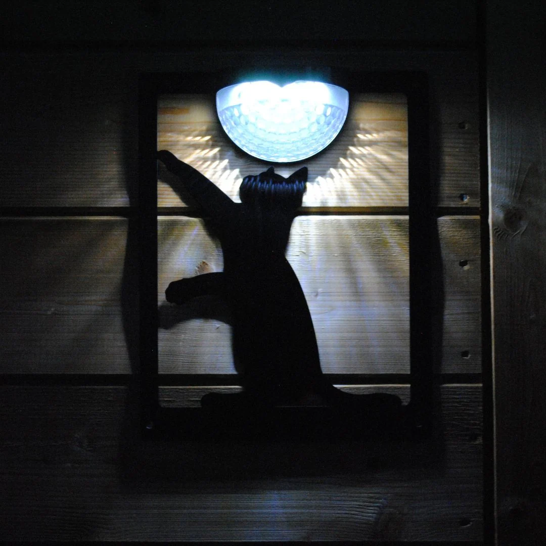 Cat Solar Light Wall Plaque - Image 4