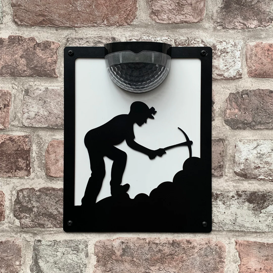 Coal Miner Solar Light Wall Plaque - Image 7