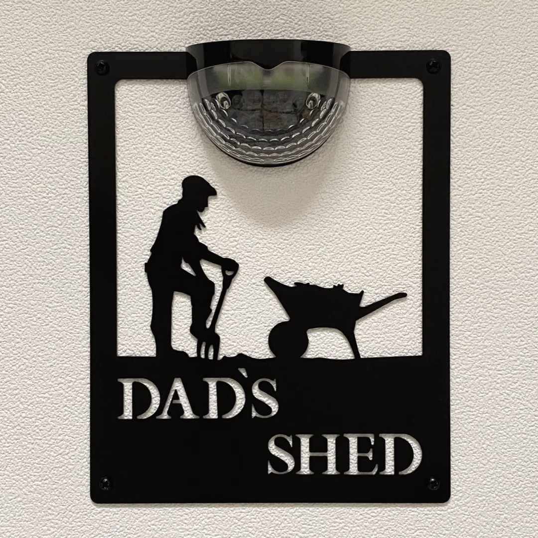 Dad's Shed Solar Powered Light Plaque - Image 10