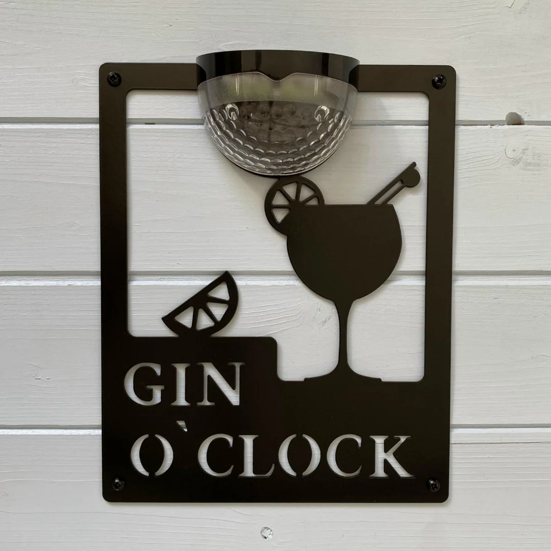 Gin O'Clock Sign with Solar Powered Light - Image 4