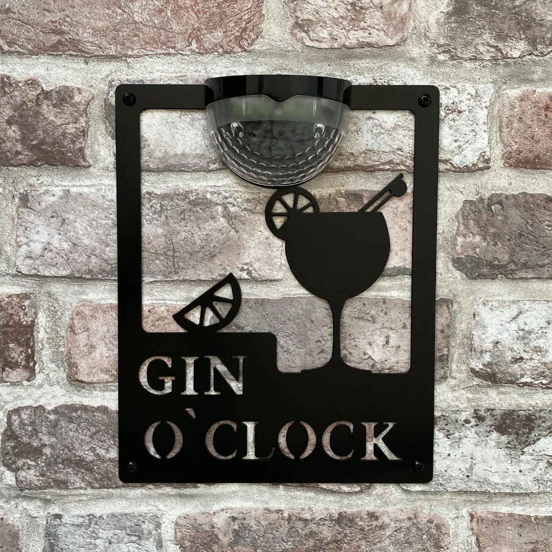 Gin O'Clock Sign with Solar Powered Light - Image 6
