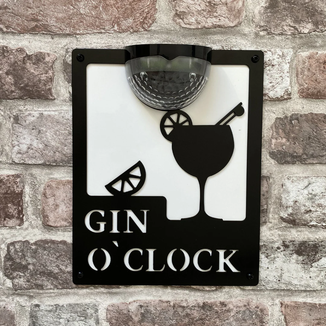 Gin O'Clock Sign with Solar Powered Light - Image 7