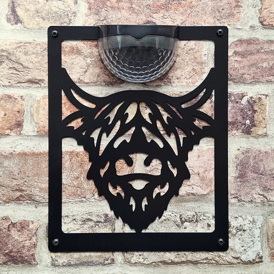 Highland Cow Solar Light Wall Plaque - Image 9