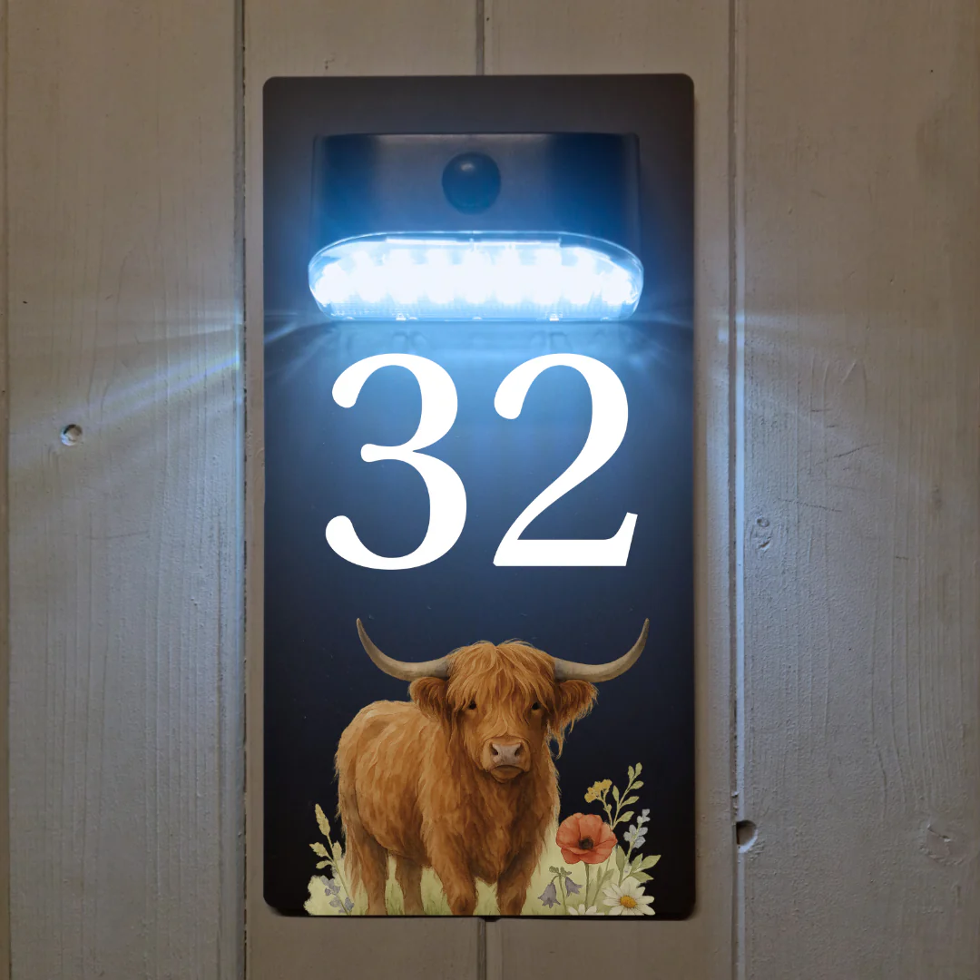 Highland Cow Motion Sensor Solar House Number Sign - Image 8