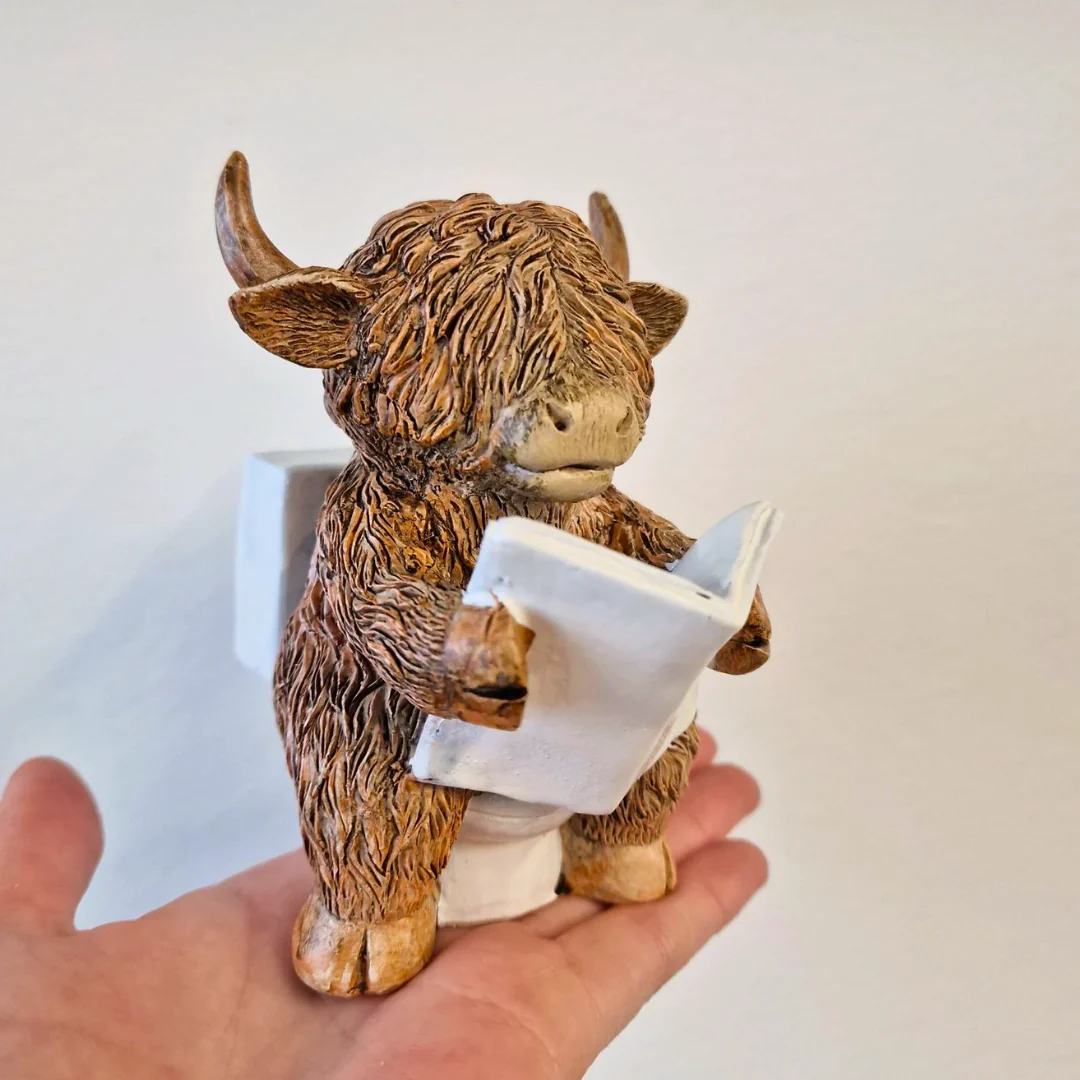 Hughie Highland Cow On Loo - Image 2