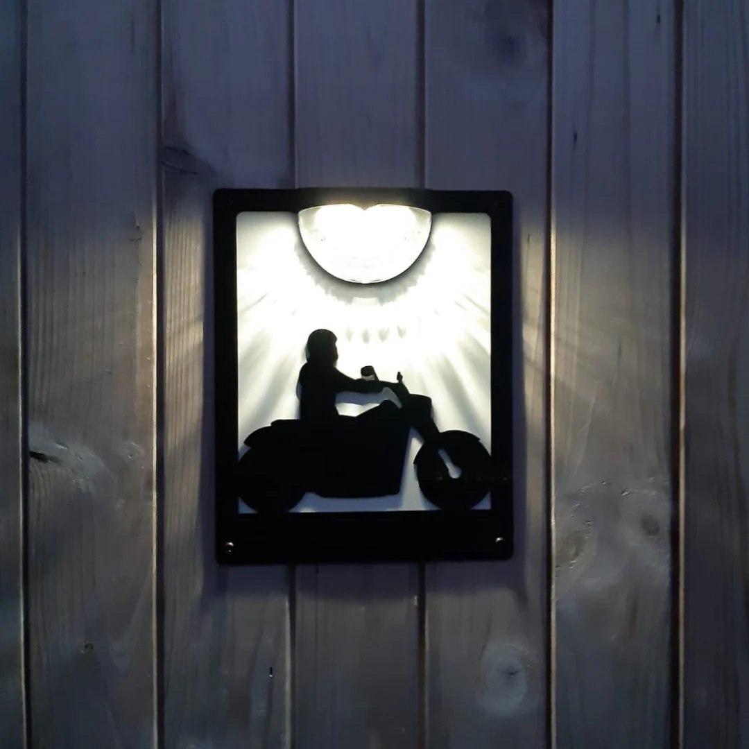 Motorbike Solar Light Wall Plaque - Image 4