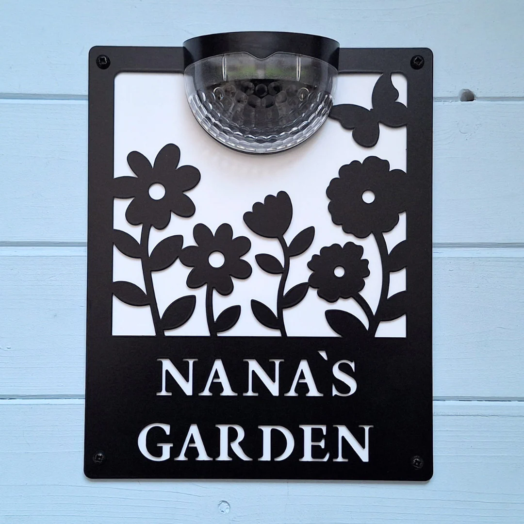Nana's Garden Sign with Solar Powered Light - Image 3