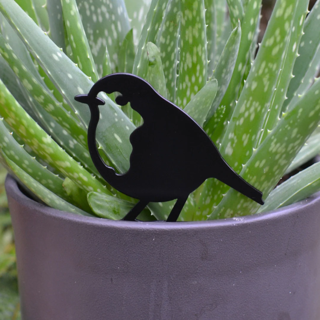 Set of 2 Metal Robin Plant Pot Stakes - Image 4