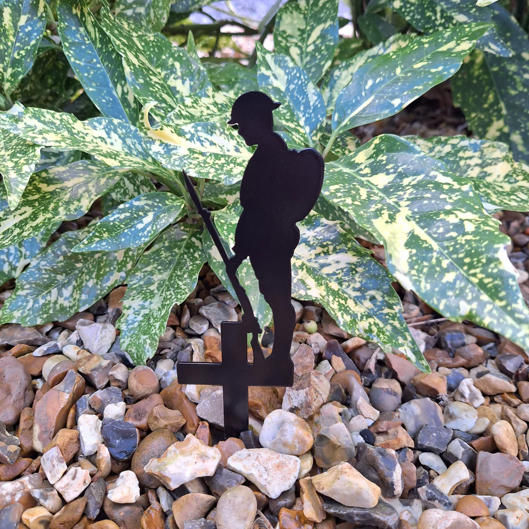 Metal Remembrance Soldier Pot Decor - Image 3