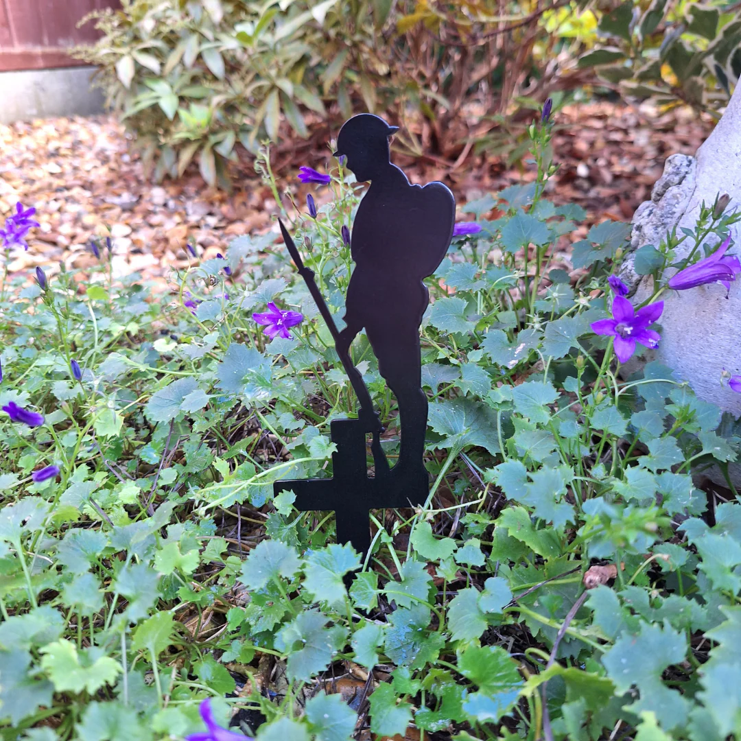 Metal Remembrance Soldier Pot Decor - Image 4
