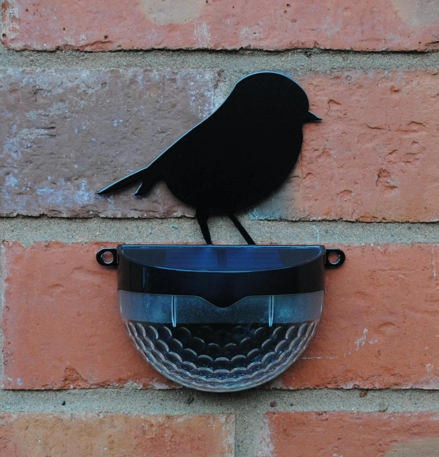 Robin Solar Powered LED Light - Image 9