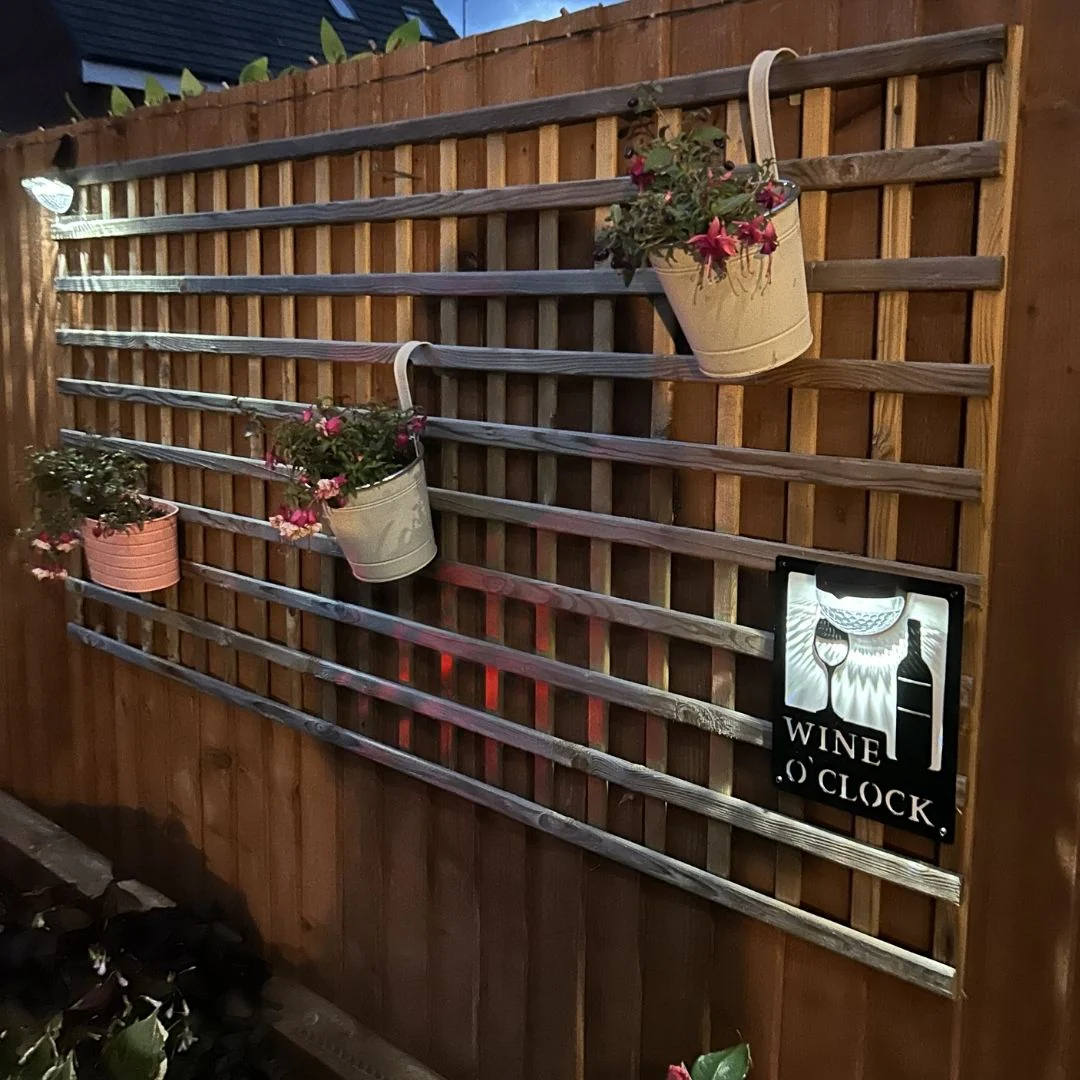 Wine O'Clock Sign with Solar Powered Light - Image 4